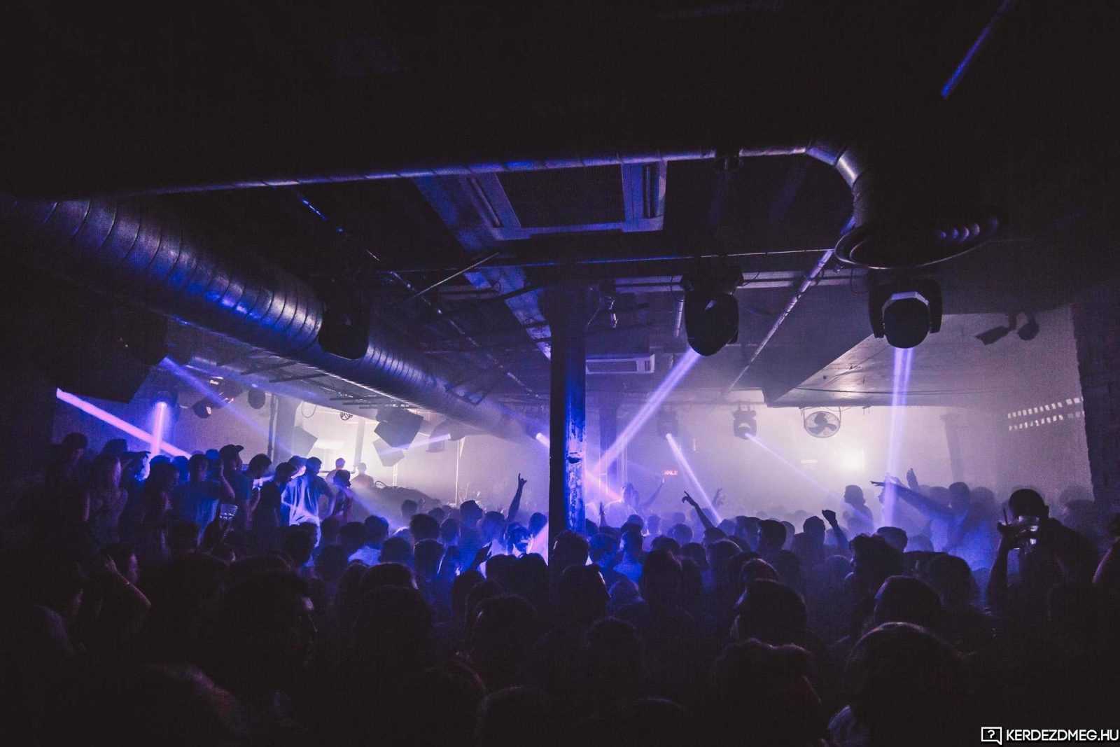 RE: Klubb vagy klub? Hogyan írjuk helyesen?